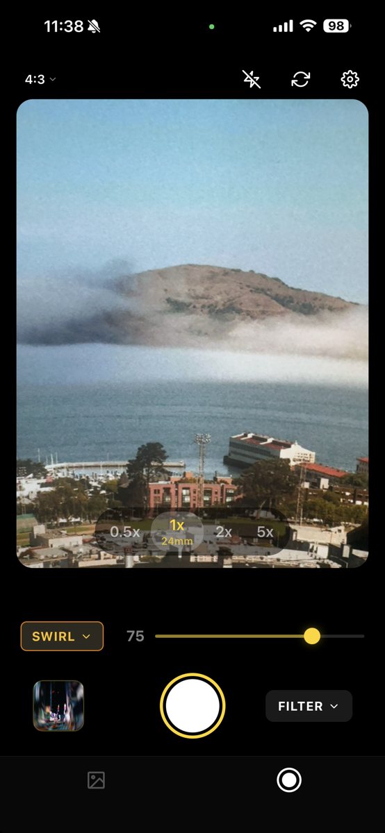 blurrr live camera with swirl applied to the viewfinder